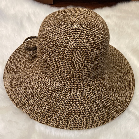 🌟 Host pick🌟 Gently used straw hat - Picture 4 of 8